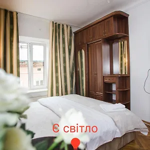на площі ринок Apartment Lviv